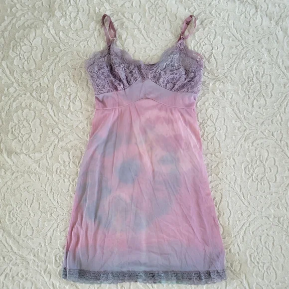 Vintage Soft Pink and Lavender Lace Chemise - Picture 5 of 10